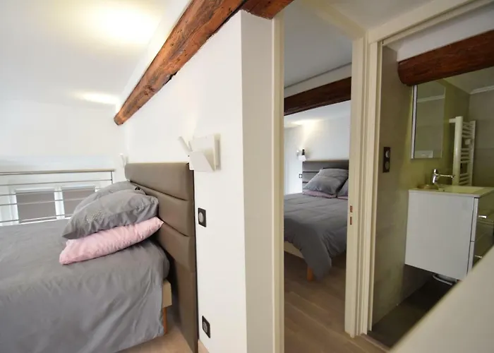 Jade Duplex - No Better Location In