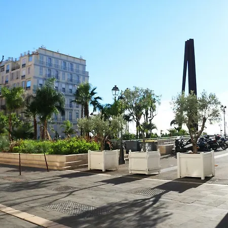 Jade Duplex - No Better Location In Daire