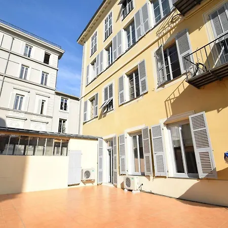 公寓 Jade Duplex - No Better Location In *