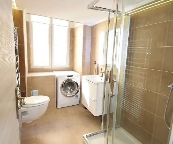 Apartment Jade Duplex - No Better Location In *