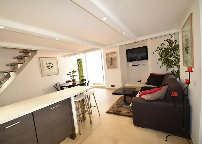 Apartment Jade Duplex - No Better Location In *