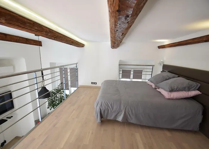 Jade Duplex - No Better Location In * ניס